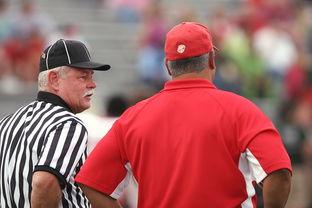 九游下载中心-教练战术布置频繁调整引发讨论,教练在布置战术时讲到了常用的比赛阵型