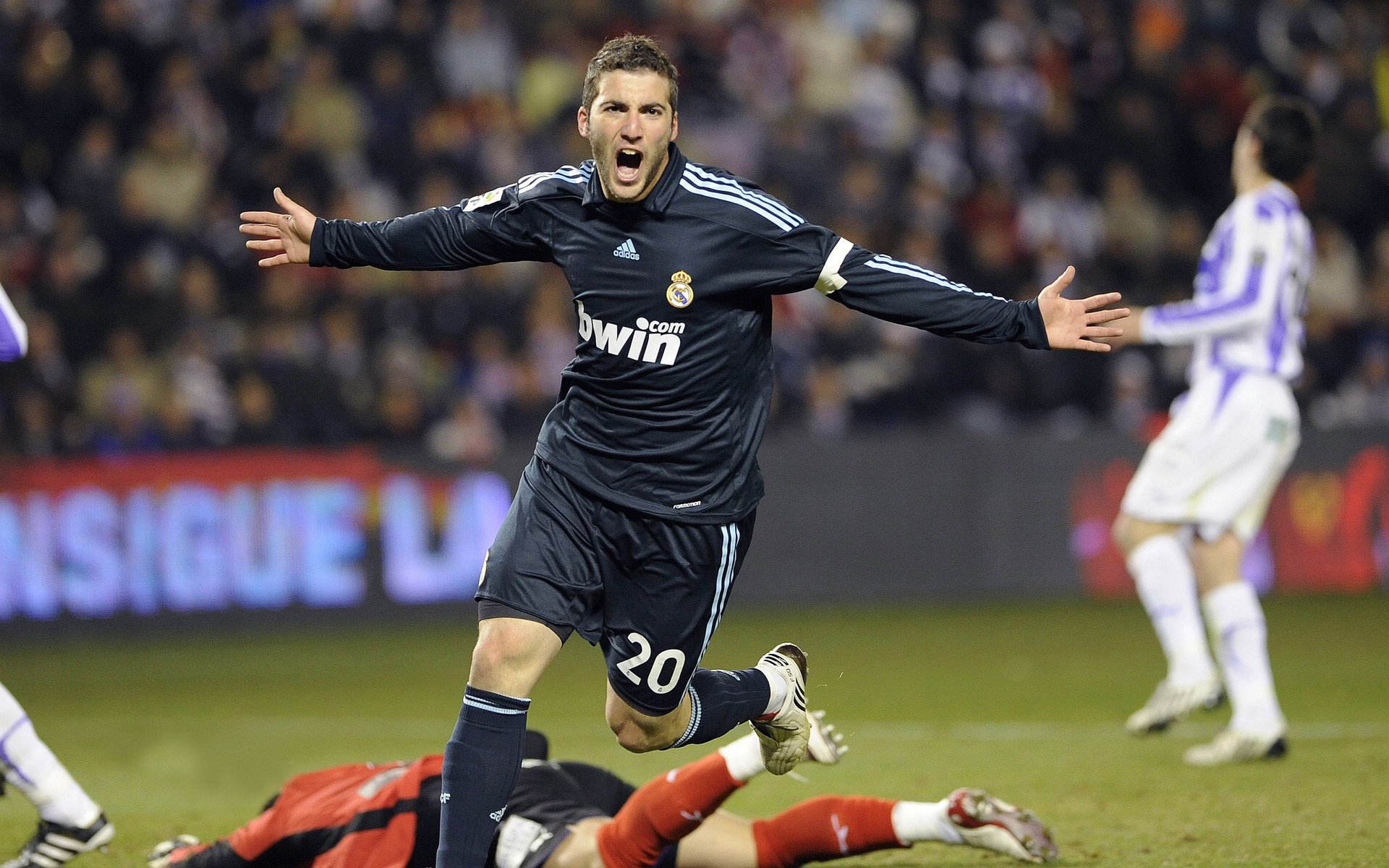 九游app官网下载-直播平台实现个性化镜头推荐体验，镜头直播工具